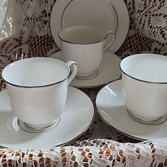 Lenox Fine china Debut Collection 'Hannah' Platinum - Picture 2 of 8